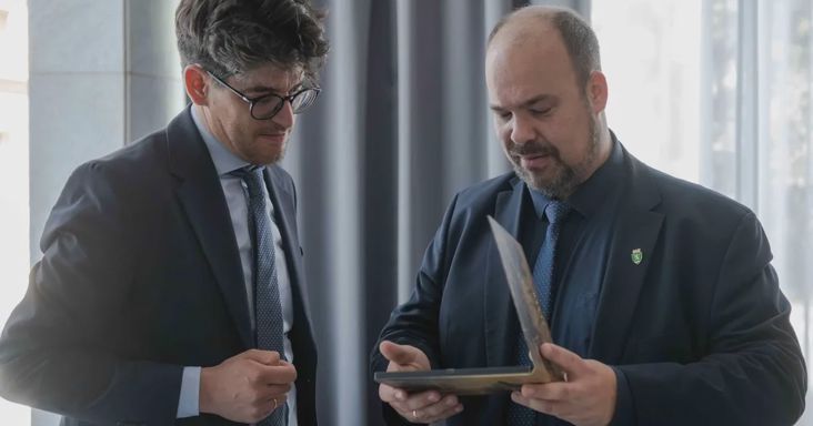 Kiderült, kinek a zsebébe vándorol a tiszás Velkey György méregdrága irodabérleti díja