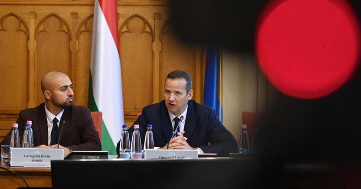 Hat volt igazságügyi minisztert nyilatkoztatna a végrehajtási visszaéléseket vizsgáló bizottság