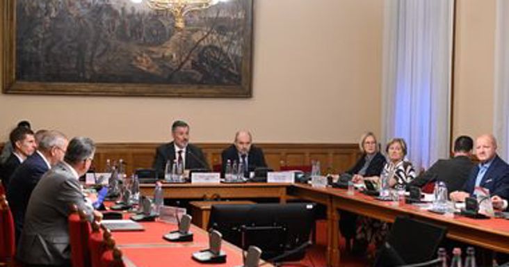 A Honvédelmi és Rendvédelmi Bizottság leszavazta a Covid-oltatlan katonák rehabilitációját
