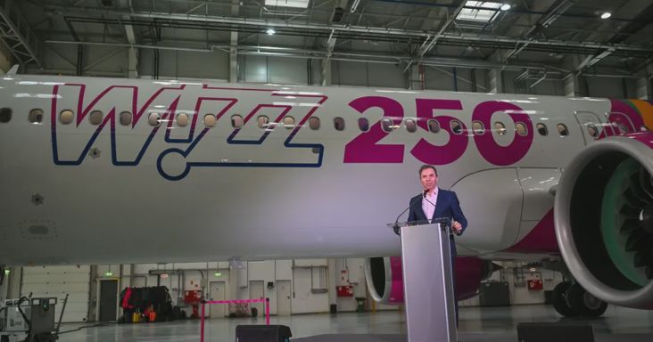 A Wizz Air vezére az éjszakai repülésekről: Akkor majd megadjuk a miniszter úr telefonszámát az utasoknak, hogy őt lehet hívni