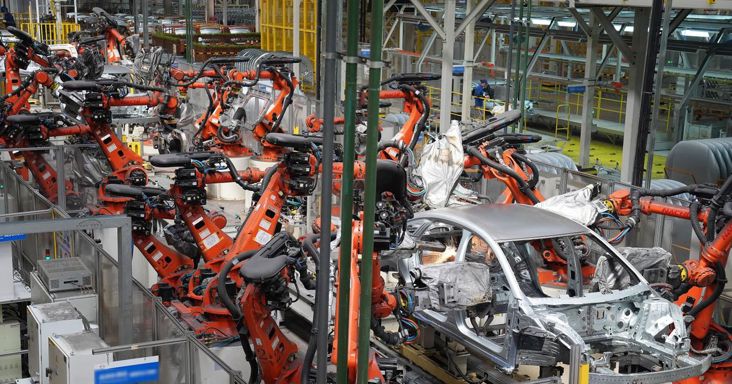 Elszólhatta magát a BYD alelnöke: 40 ezer munkás kell nekik sürgősen, lecsaphat a kirúgott németekre a Szegeden gyárat építő autógyártó – kiderült, mikor startolhat a termelés