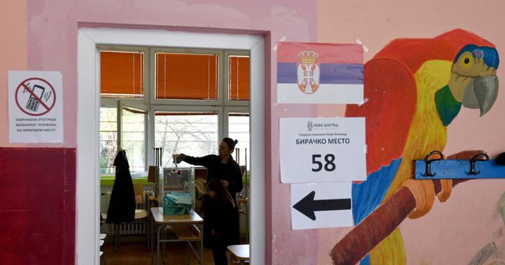 „Meg kell mutatnunk a súlyunkat” – Ma választ Szerbia, a VMSZ felkészült a megmérettetésre