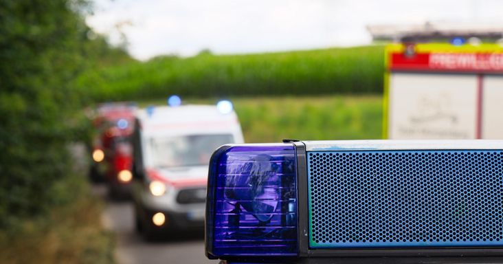 Káosz az M0-son a péntek délutáni csúcsban: három autó és egy kisbusz rohant egymásba