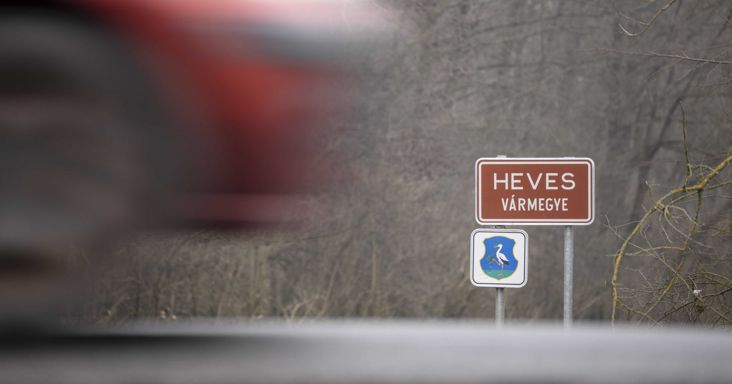 Lassan 400 jogszabály átírására kényszerült rá a kormány egyetlen döntés miatt