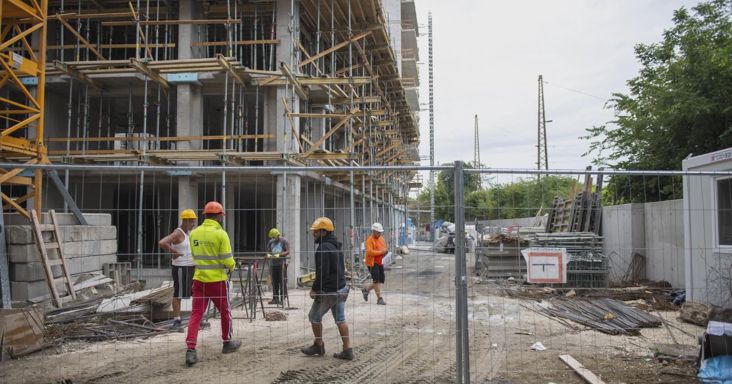 Karácsony Gergely több tíz milliárd forintos bérlakásépítési forrást ígér a fővárosi kerületeknek