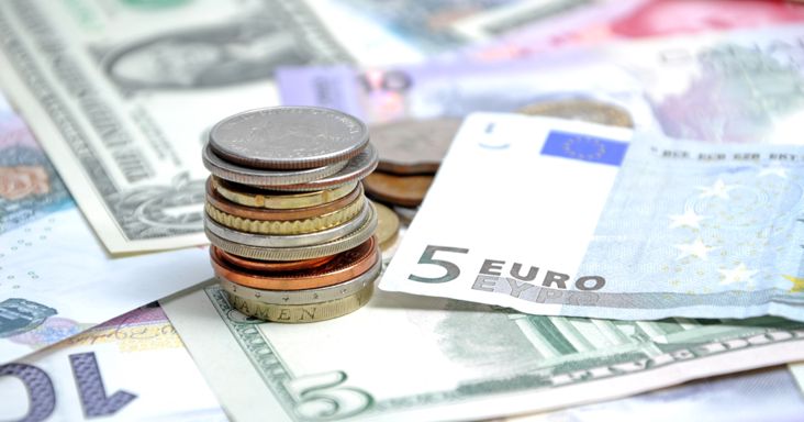 Gyengült a forint kedd estére: így áll most az euróval és dollárral szemben