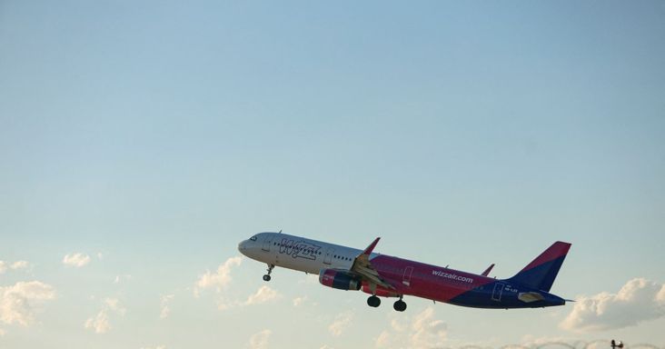 Elájult a Wizz Air járatának pilótája, bravúrral sikerült letenni a repülőt
