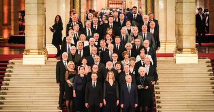 Krasznahorkai László, Schiff András, Enyedi Ildikó és Jeszenszky Géza is állami kitüntetést kapott
