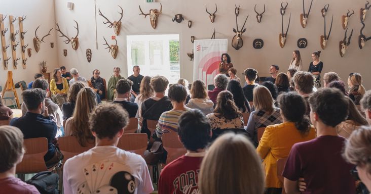Kihirdették az első Aposztróf – Esterházy Irodalmi Verseny győzteseit