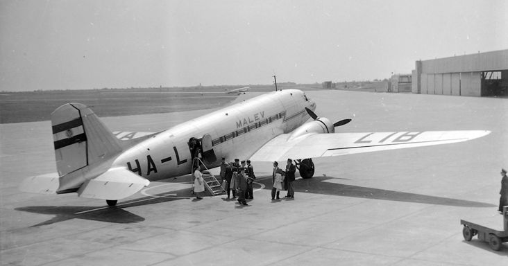 Ezért lőtt le az ÁVH egy embert a repülőn ’56-ban