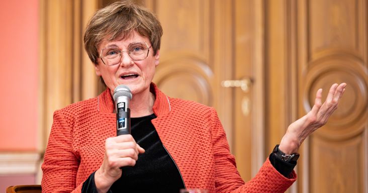 Színpadra állítják Karikó Katalin önéletrajzi könyvét, főszerepben Udvaros Dorottyával