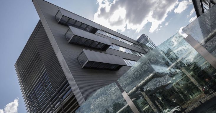 Hivatalosan is új nevet kapott a közmédia – lezárult egy fontos átmeneti időszak, Magyar Rádió és Televízió néven működik tovább a köztévé és a közrádió