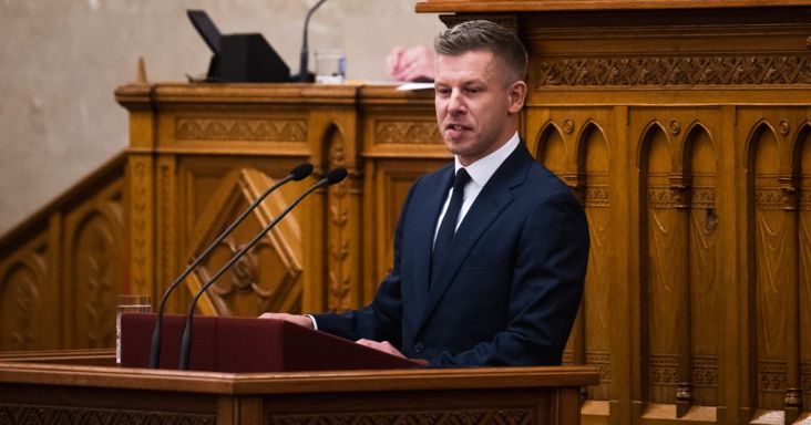 Fontos bejelentést tehet Magyar Péter a parlamentben