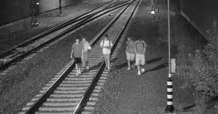 Köveket helyeztek el a vasúti váltóba Debrecennél, a lakosság segítségét kéri a rendőrség