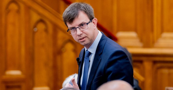 Bóka János szerint Magyar Péter felvételt akart arról, ahogy Hankó Balázst bilincsben elviszik a Parlamentből