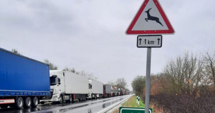 Néhány órára feloldják a kamionstopot pénteken, íme a minisztérium bejelentése