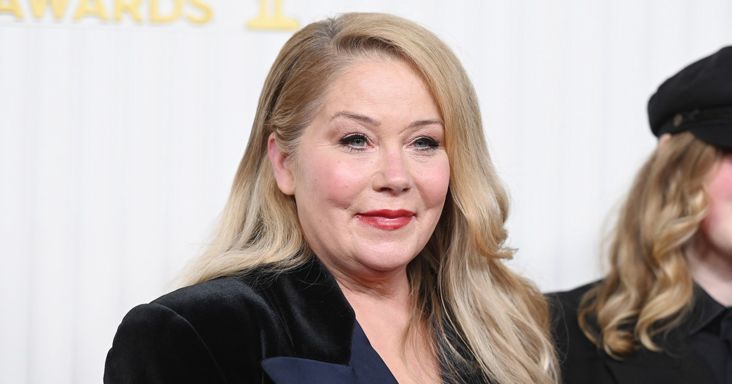 Christina Applegate könnyek közt jelentette be, hogy 2021-ben félrediagnosztizálták a betegségét, mégsem szklerózis multiplexszel küzd