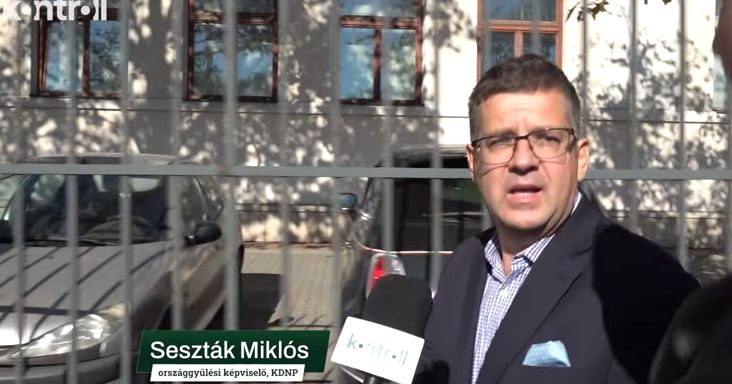 A bíróság törvényesnek ítélte Seszták Miklós őrizetbe vételét – közölte az NVVH