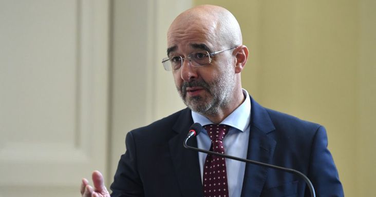 Úgy nyerte el a MAVIR telephelyeinek takarítását öt régióban is Kovács Zoltán feleségének a cége, hogy mindenki mást kizártak