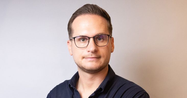 Beleállt a Cápák között befektetőjébe Deák Dániel – Válaszra sem méltatja az RTL