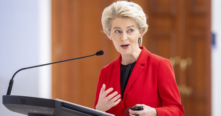 Megváltozott a program: Von der Leyen Budapestre látogat, Macron viszont nem