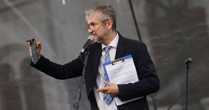 Hadházy Ákos újabb feljelentést tett az aranykonvoj-ügy miatt