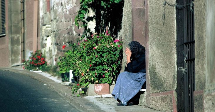 Ahol a 100 év nem számít ritkaságnak: különleges dolgot fedeztek fel egy európai faluban – Megvan a hosszú élet titka?