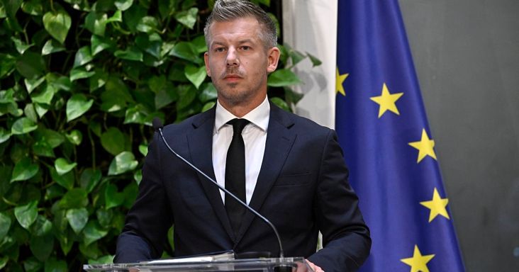 Magyar Péter Brüsszelbe utazott, pénteken négyszemközt tárgyal Zelenszkijjel