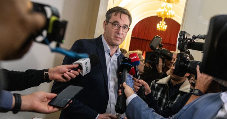 Rendkívüli ülésen nyesték volna le Karácsony szárnyait a fideszesek, de nem sikerült
