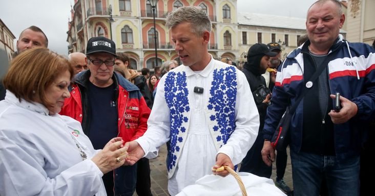 Erdélybe készül Magyar Péter, de addig még sok a dolga