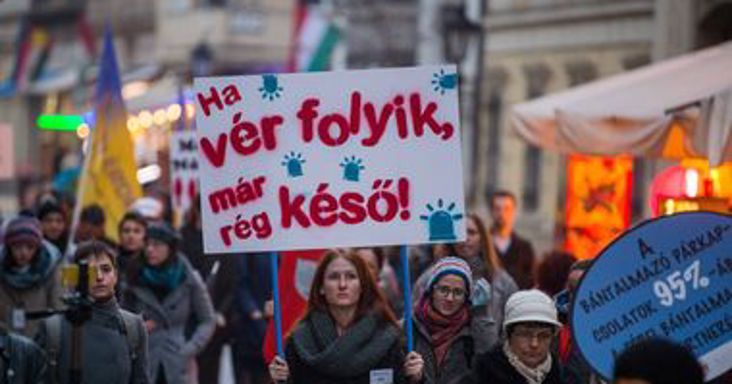 „Zengenek Józsefváros közterei, társasházai a nők és gyermekek elleni erőszaktól” – a kerület nagyobb figyelmet fordít a kapcsolati erőszak megelőzésére