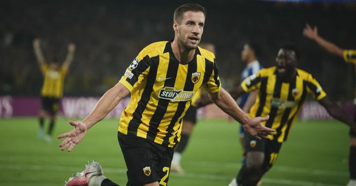 Eldőlt Varga Barnabás helyzete, óriási teher nehezedik az AEK Athén csatárára