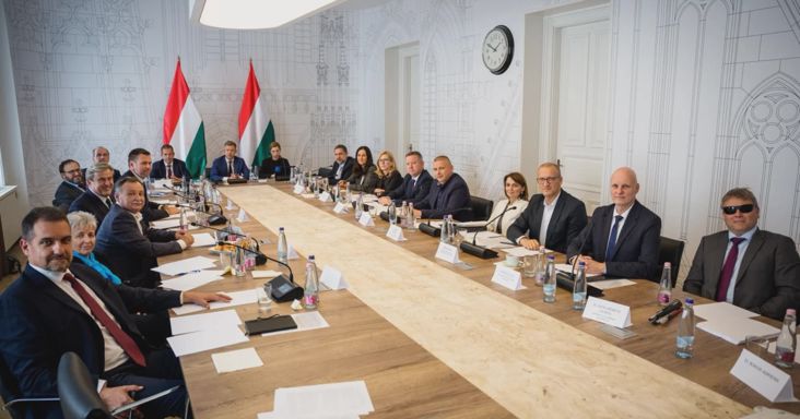 Felrobbant a forint, miután Magyar Péter bejelentette, mekkora lesz a hiány jövőre