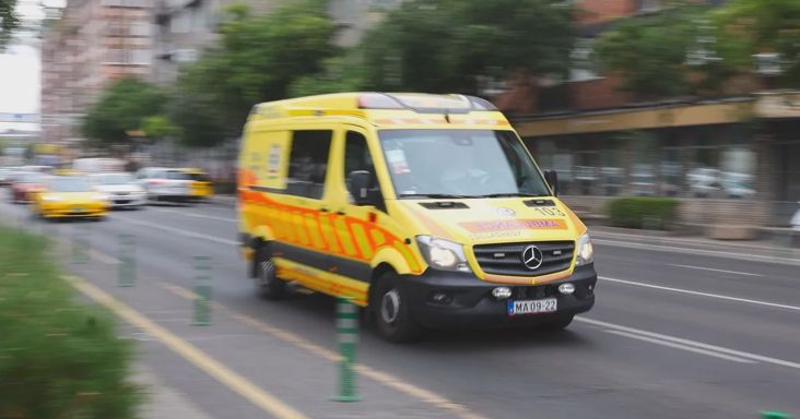 Rosszul lett egy diáklány Sopronban, mentőhelikopter vitte kórházba