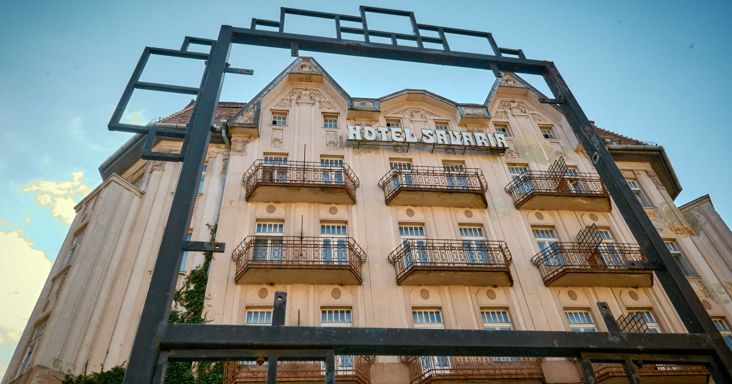 A Savaria Nagyszálló tulajdonosát engedték ki a letartóztatásból a hét végén