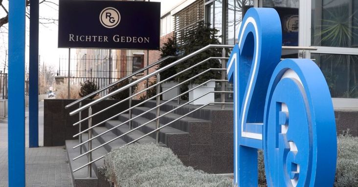 Nagy napja volt a Richternek, ütötték az OTP-t, gyengült a forint is, négyéves csúcson jár a földgáz ára