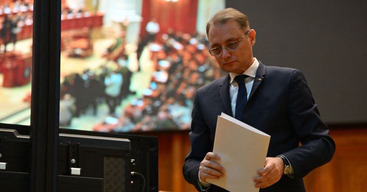 Románia: Döntött a parlament, több mint öt hónap után vége a kormányválságnak