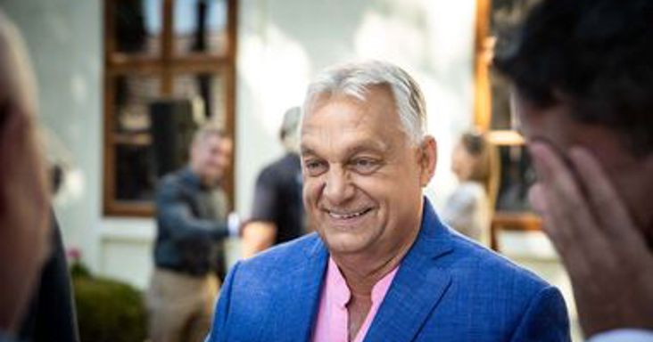 Párizsban fotózták le Orbán Viktort október 23-án