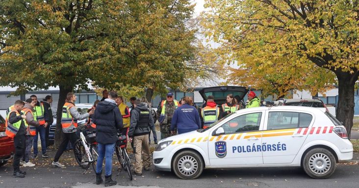 Napok óta nem találják a 13 éves pécsi kislányt, a rendőrség is keresi Amirát