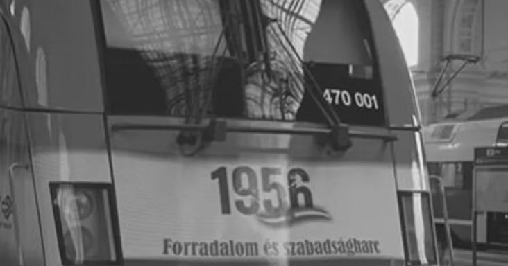 Különleges emlékmozdony járja az országot október 23. alkalmából – videó