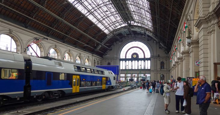 Káosz a Keleti pályaudvaron: komoly fennakadásokkal indul a nap