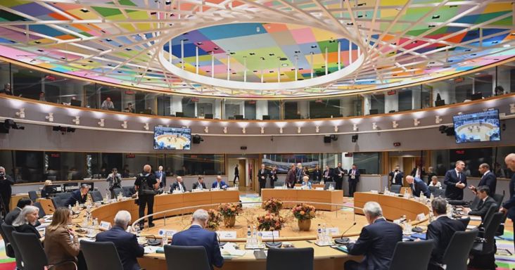 Üres kézzel mentek haza a tagállamok vezetői, elhalasztott döntésekkel zárult az uniós csúcs