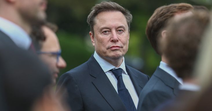 Putyin Elon Musk zsenialitása előtt tiszteleg