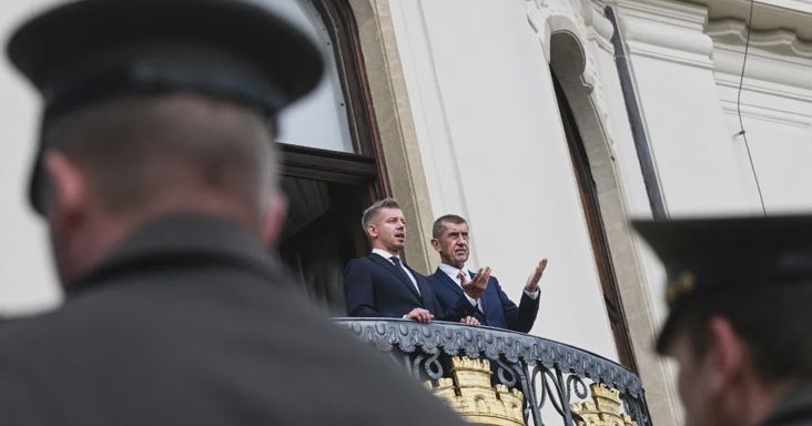 Pragmatikus politikusként tárgyalt Prágában Magyar Péter