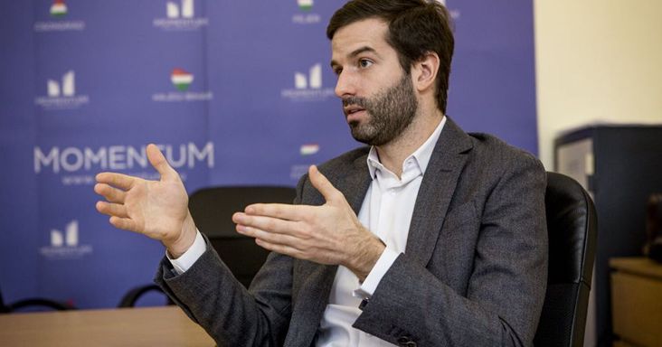 Kilépett a Momentumból Fekete-Győr, a FélmillióFiatal arcaival indul országjárásra