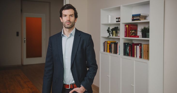 Kilépett a Momentumból, független politikusként folytatja Fekete-Győr András