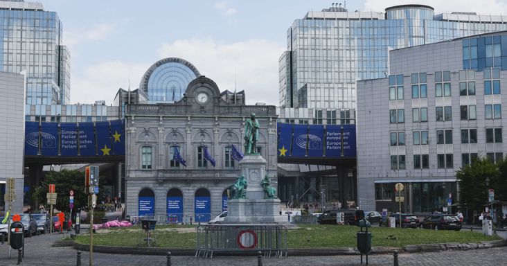 Lövöldözés volt az Európai Parlament épületénél, egy ember meghalt