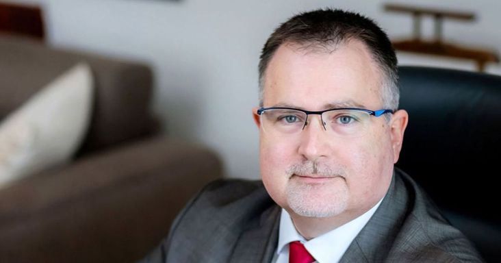 Szintet lépett az üzengetés Magyar Péter és Windisch László között