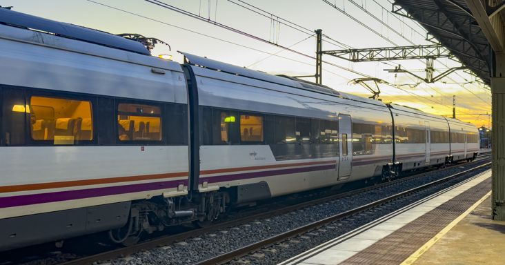 Összeütközött két szuperexpressz Spanyolországban, rengeteg a halott