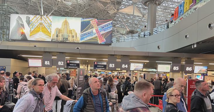 Ukrajna drónhadjáratot indít az orosz repülőterek megbénítására